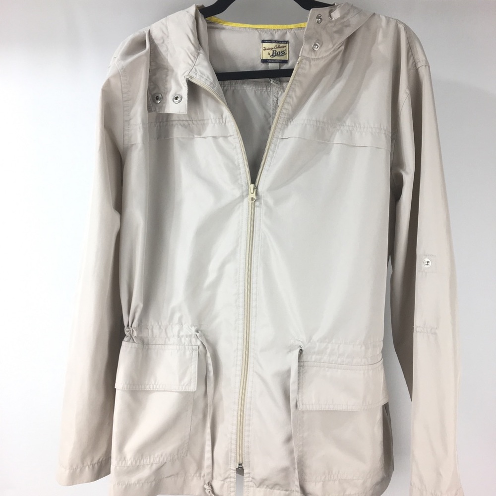Bass light weight rain coat size medium